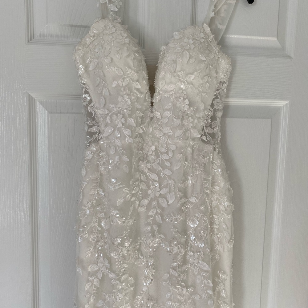 Elegant Lace Wedding Dress